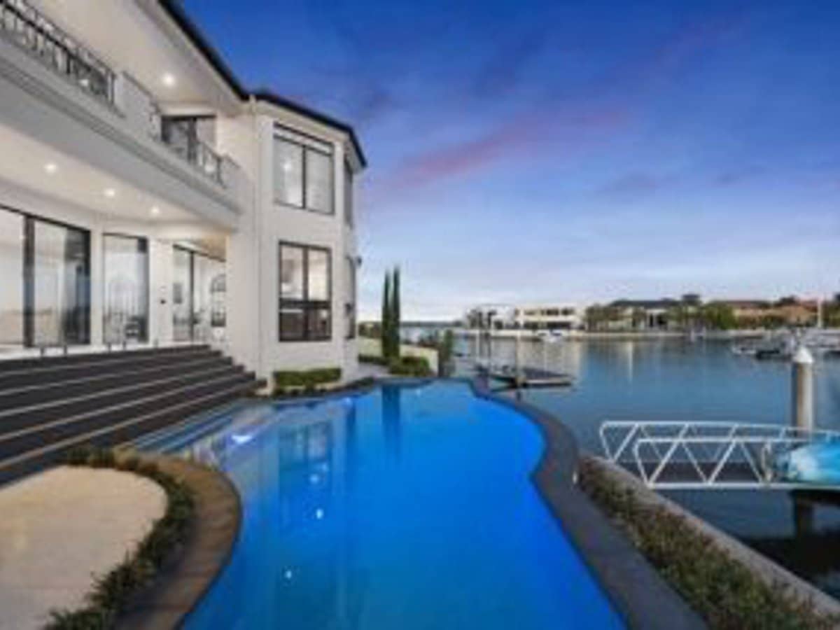 62 King Charles Drive, Sovereign Islands - Thumbnail 16