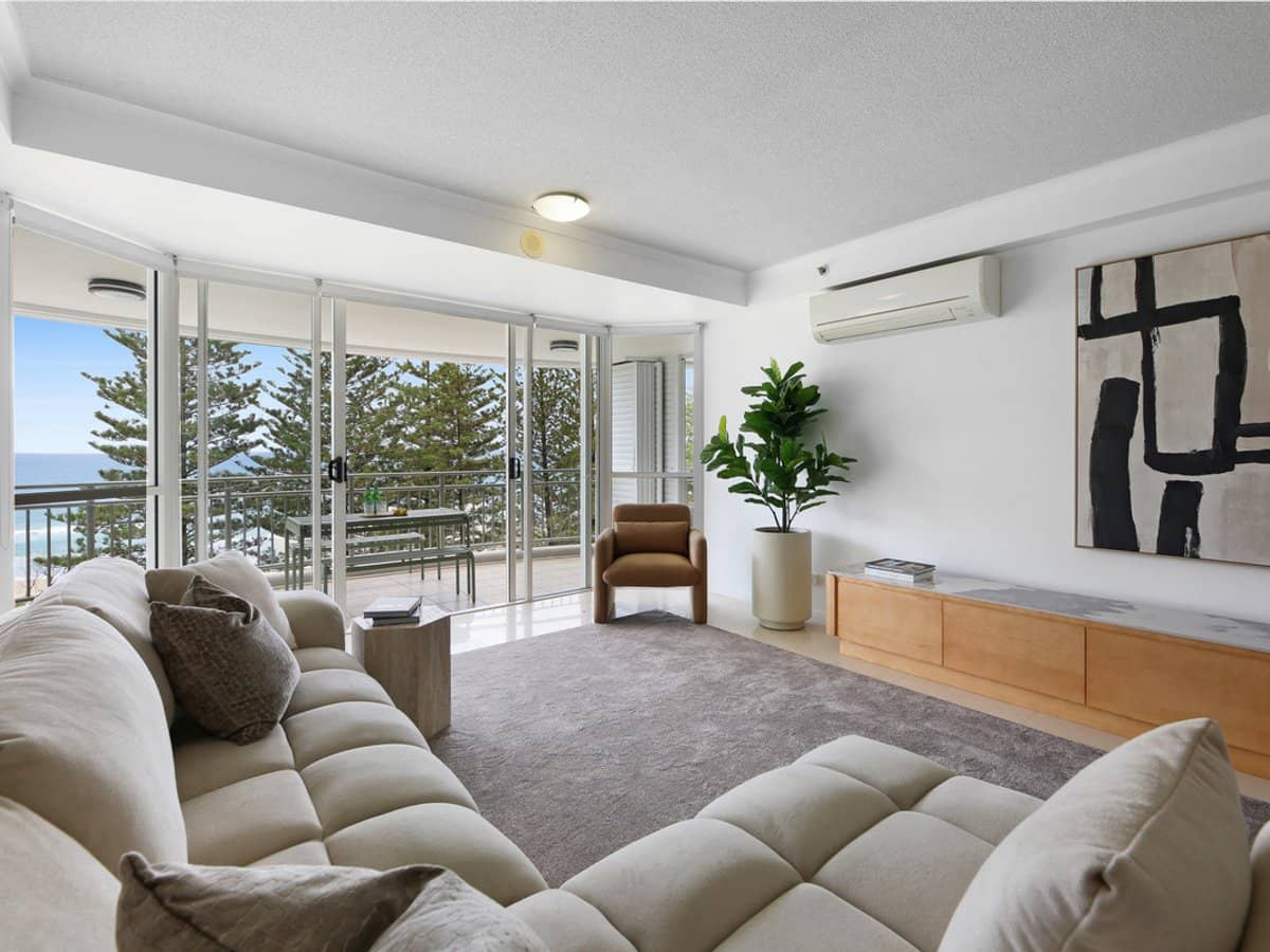 186 The Esplanade, Burleigh Heads - Thumbnail 4
