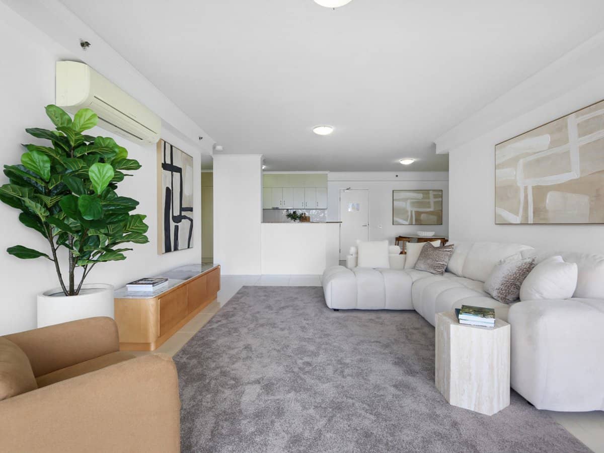 186 The Esplanade, Burleigh Heads - Thumbnail 5