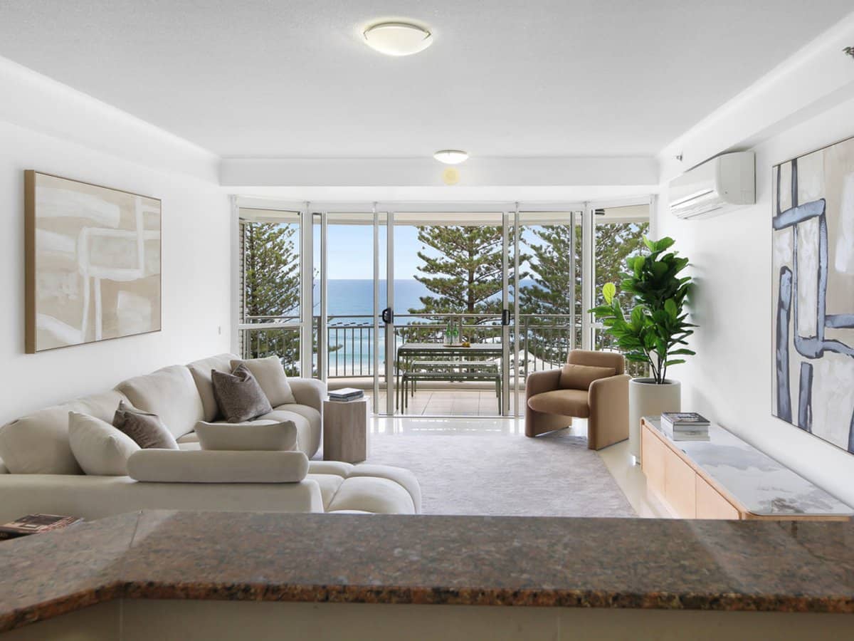 186 The Esplanade, Burleigh Heads - Thumbnail 11