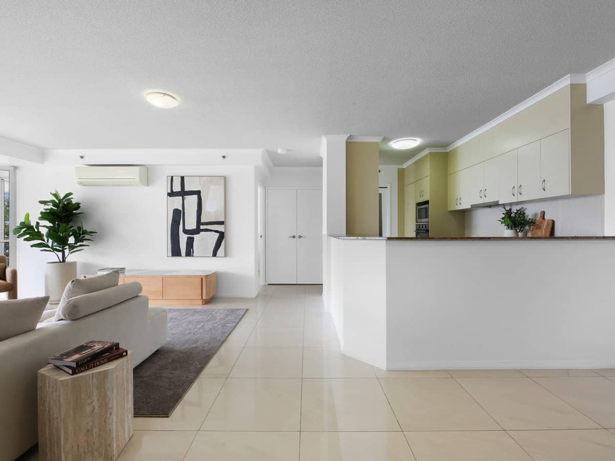 186 The Esplanade, Burleigh Heads - Thumbnail 13