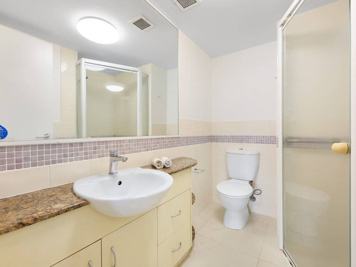 186 The Esplanade, Burleigh Heads - Thumbnail 18