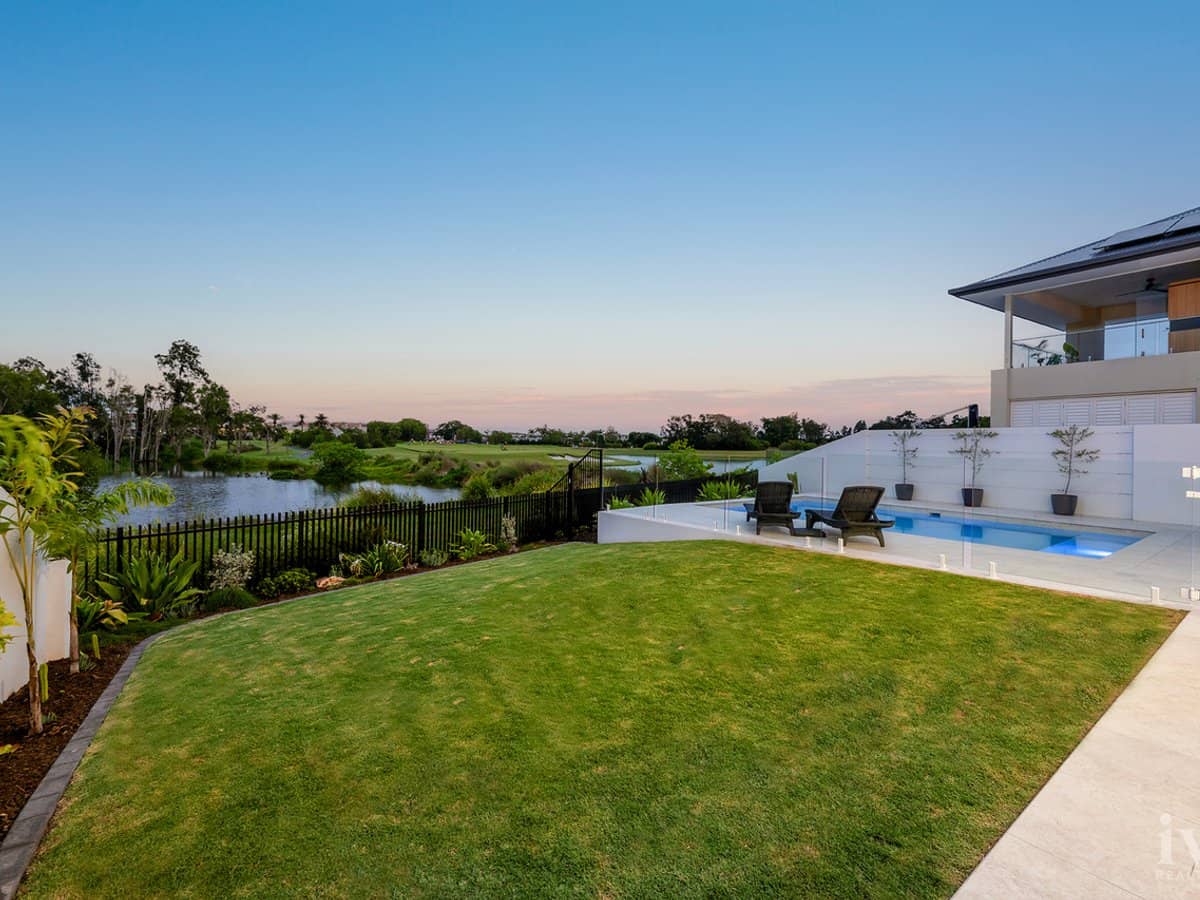 9221 Peter Senior Drive, Hope Island - Thumbnail 13