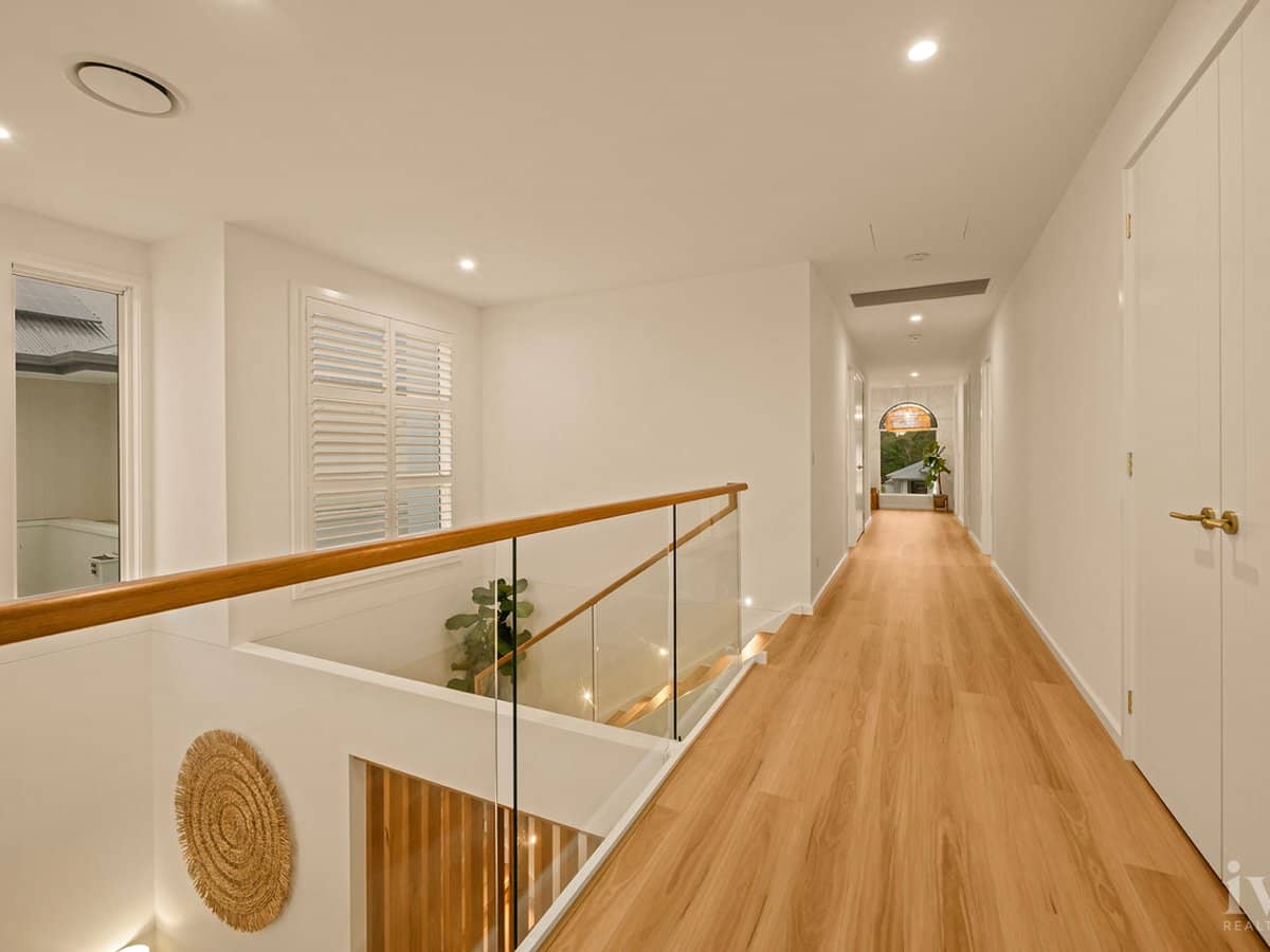 9221 Peter Senior Drive, Hope Island - Thumbnail 17