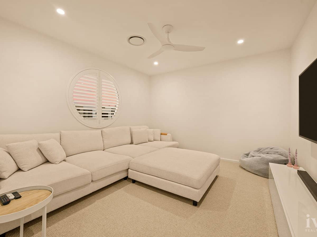 9221 Peter Senior Drive, Hope Island - Thumbnail 28