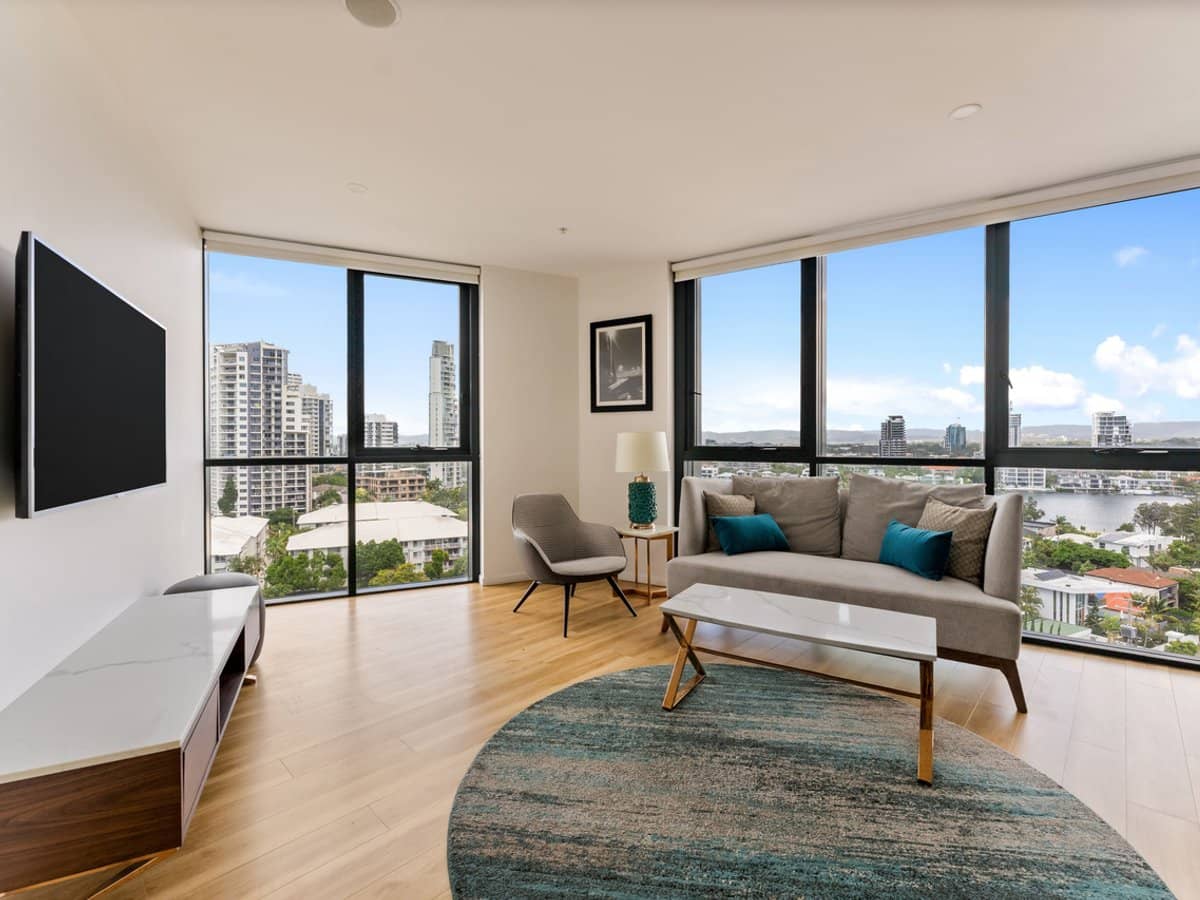 9 Norfolk Avenue, Surfers Paradise - Thumbnail 1