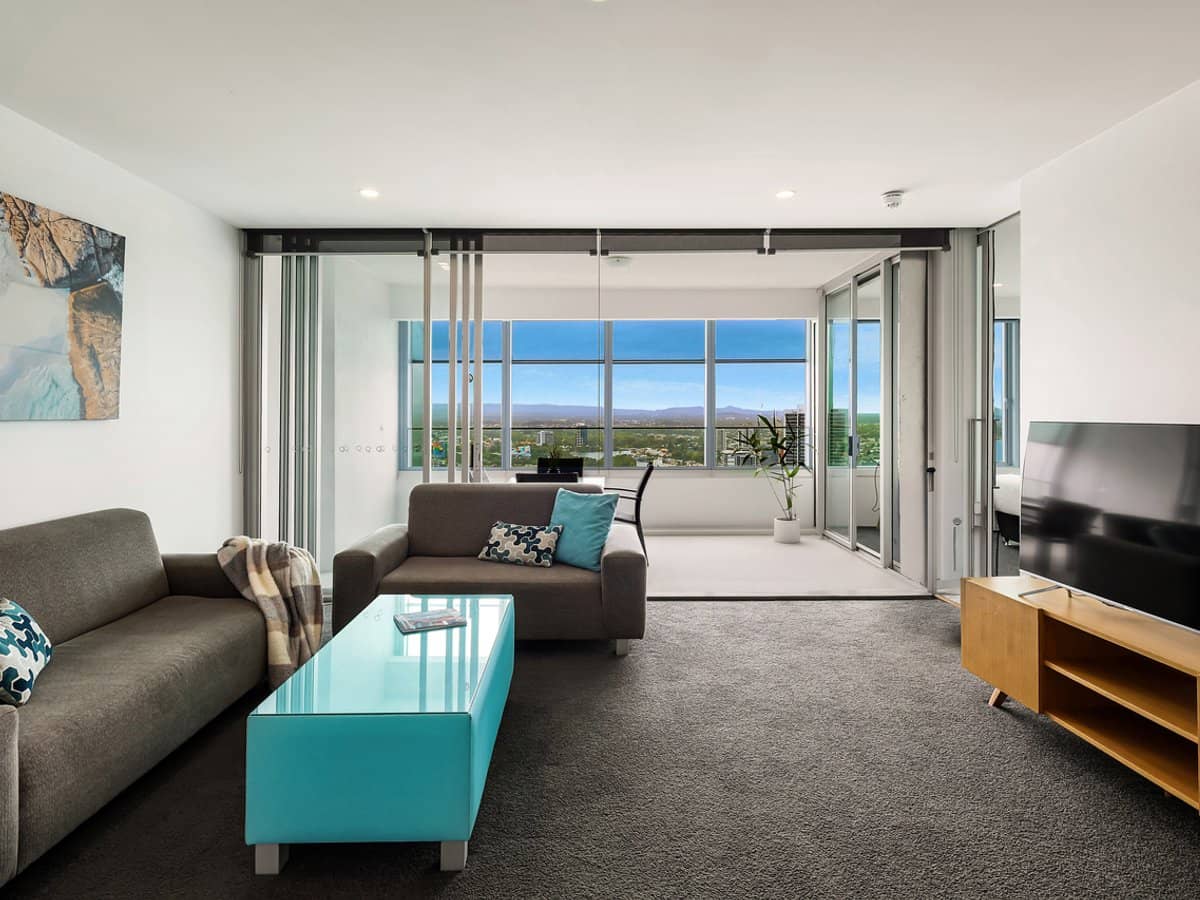 9 Hamilton Avenue, SURFERS PARADISE - Thumbnail 1