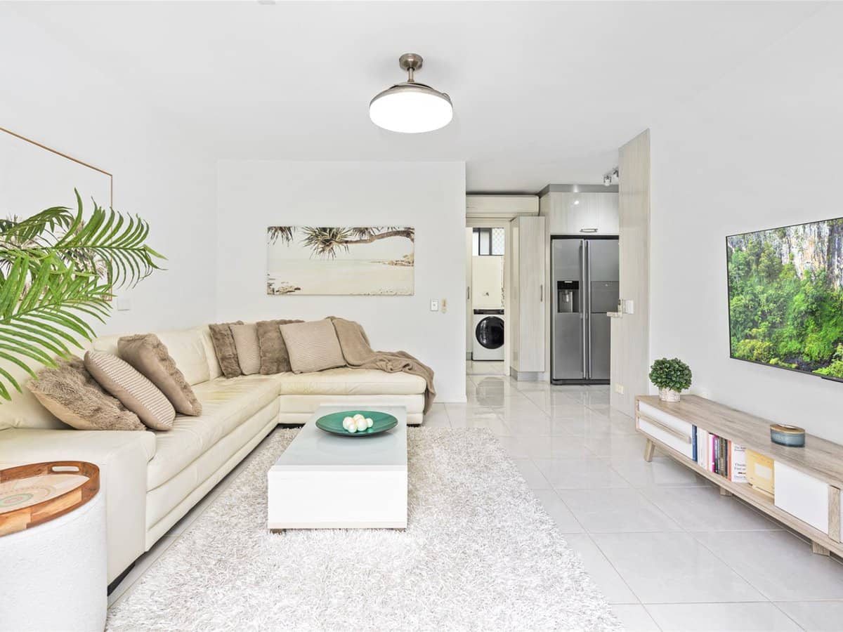 2877 Gold Coast Highway, SURFERS PARADISE - Thumbnail 2