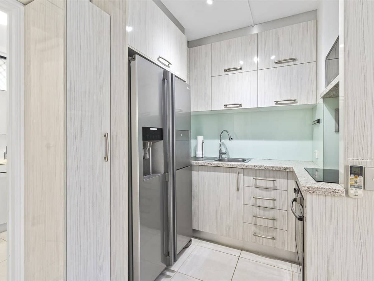 2877 Gold Coast Highway, SURFERS PARADISE - Thumbnail 4