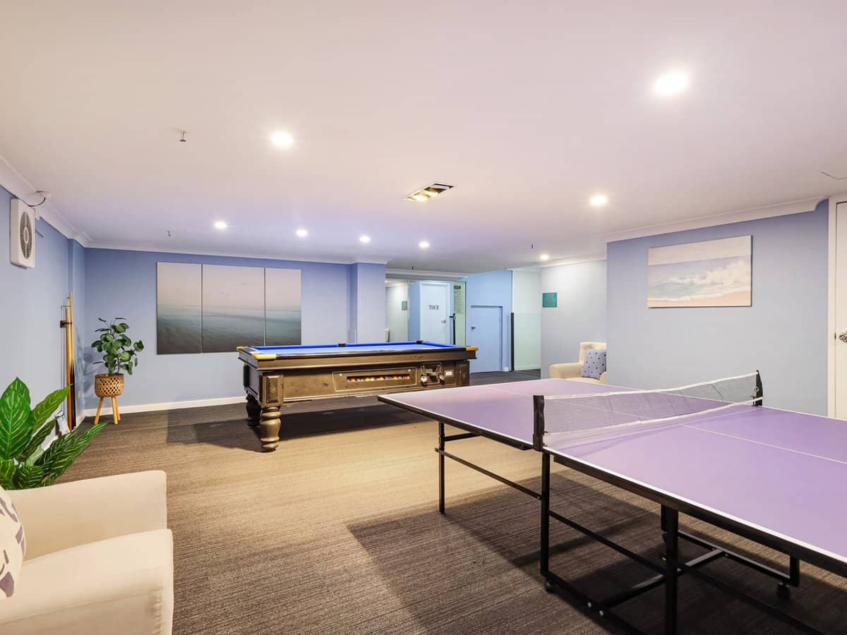 18 Hanlan Street, SURFERS PARADISE - Thumbnail 3