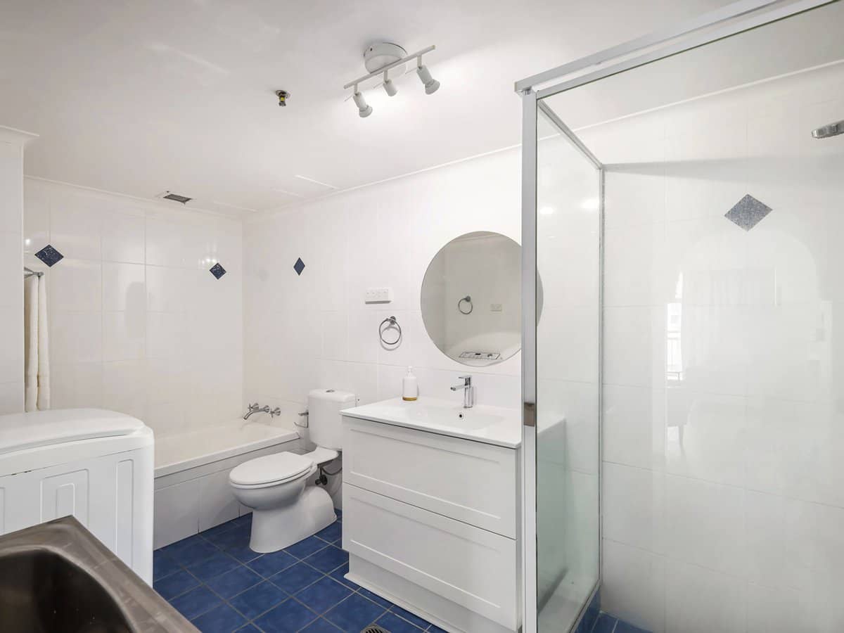 18 Hanlan Street, SURFERS PARADISE - Thumbnail 5