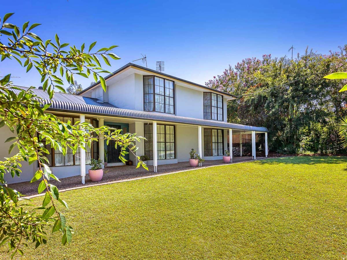 25 Karragata Court, TALLEBUDGERA - Thumbnail 1