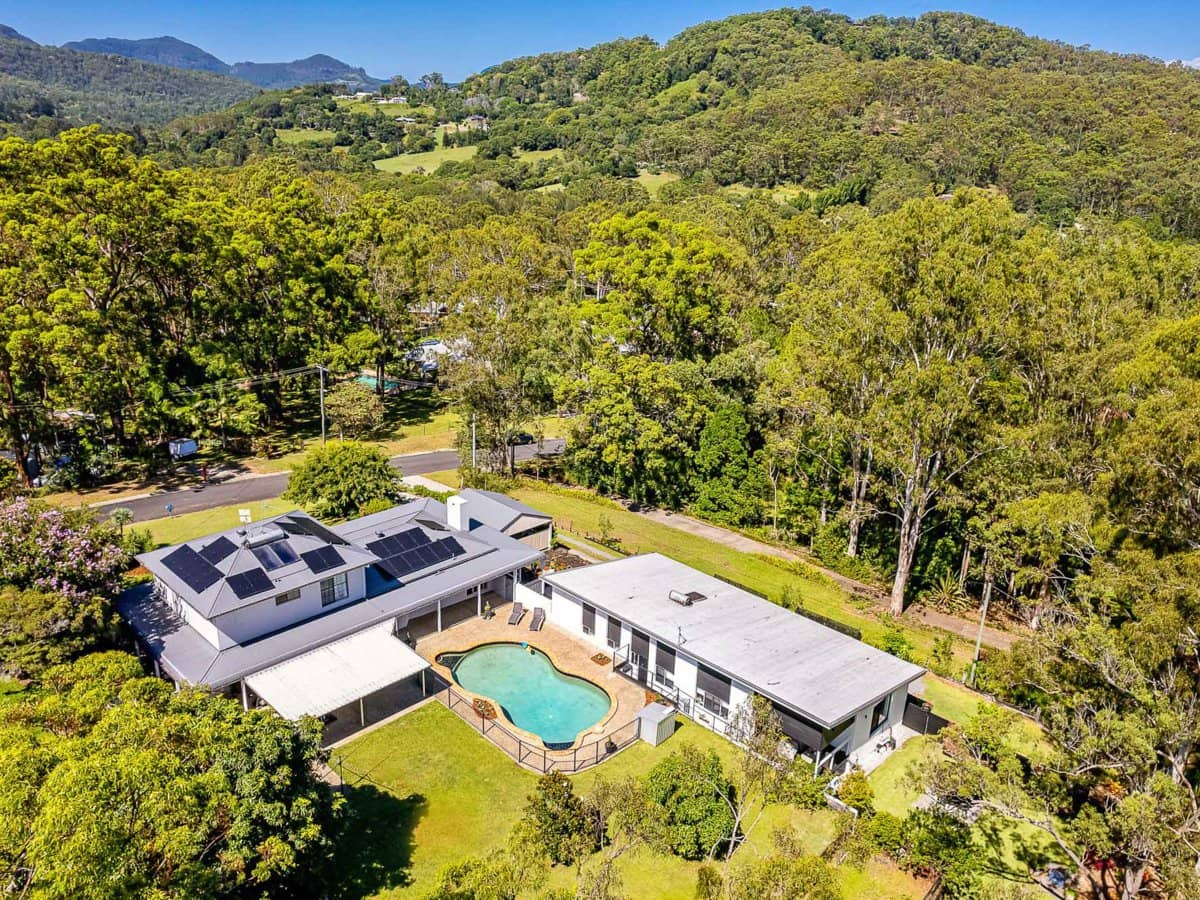 25 Karragata Court, TALLEBUDGERA - Thumbnail 3