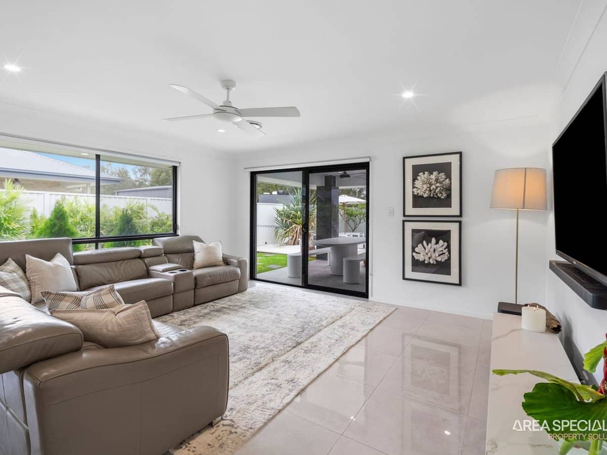 22 Iluka Way, Jacobs Well - Thumbnail 12