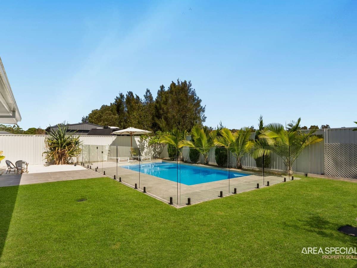 22 Iluka Way, Jacobs Well - Thumbnail 1