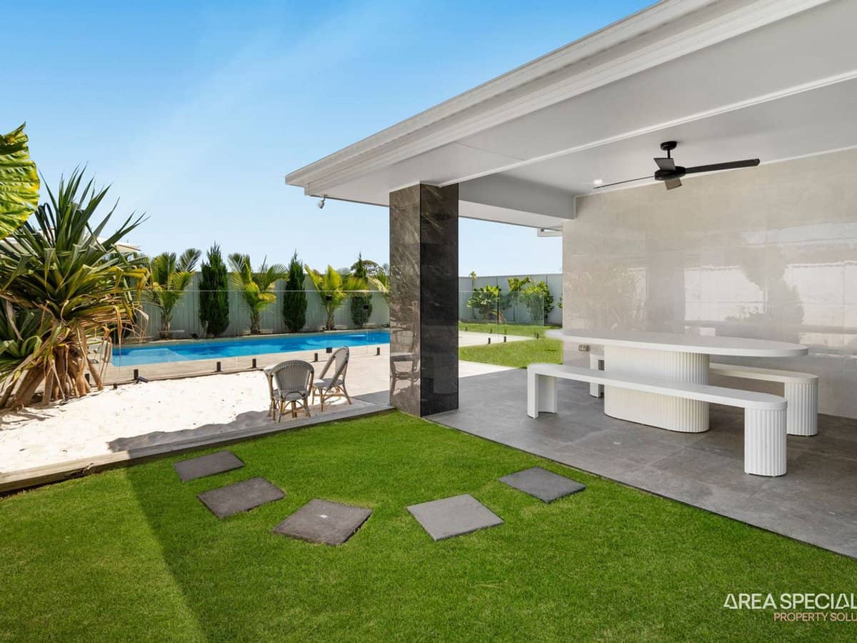 22 Iluka Way, Jacobs Well - Thumbnail 2