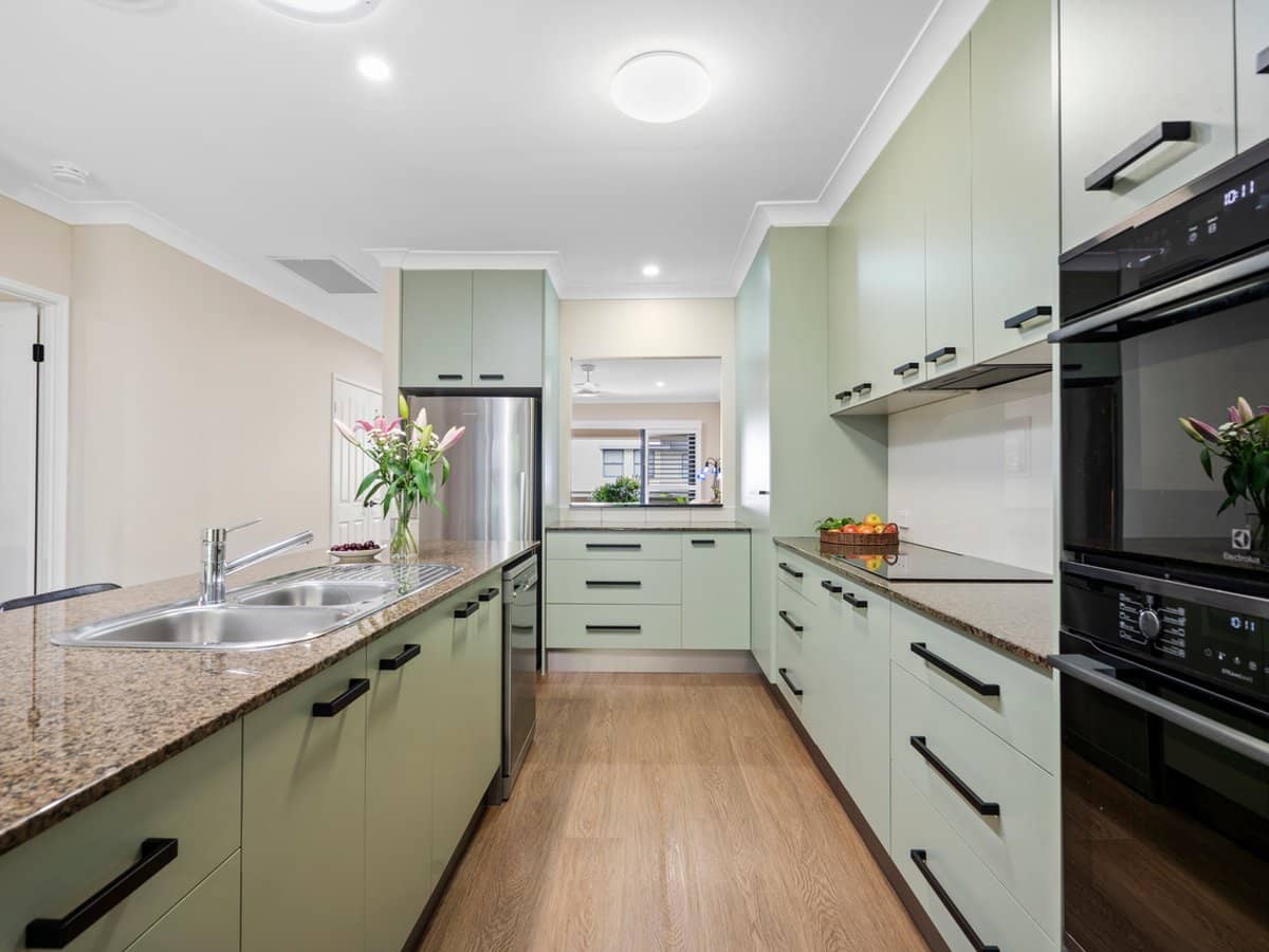 1-15 Geraldton Drive, ROBINA - Thumbnail 1