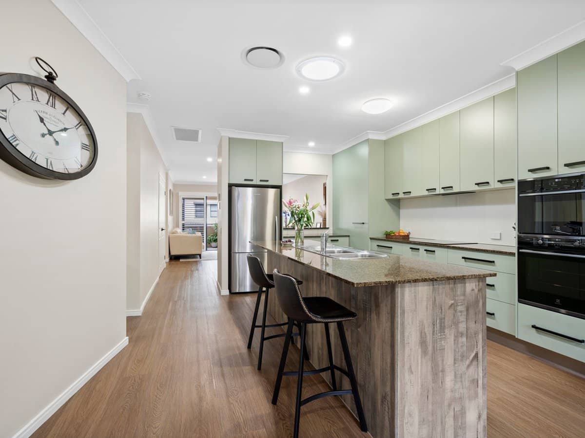 1-15 Geraldton Drive, ROBINA - Thumbnail 2