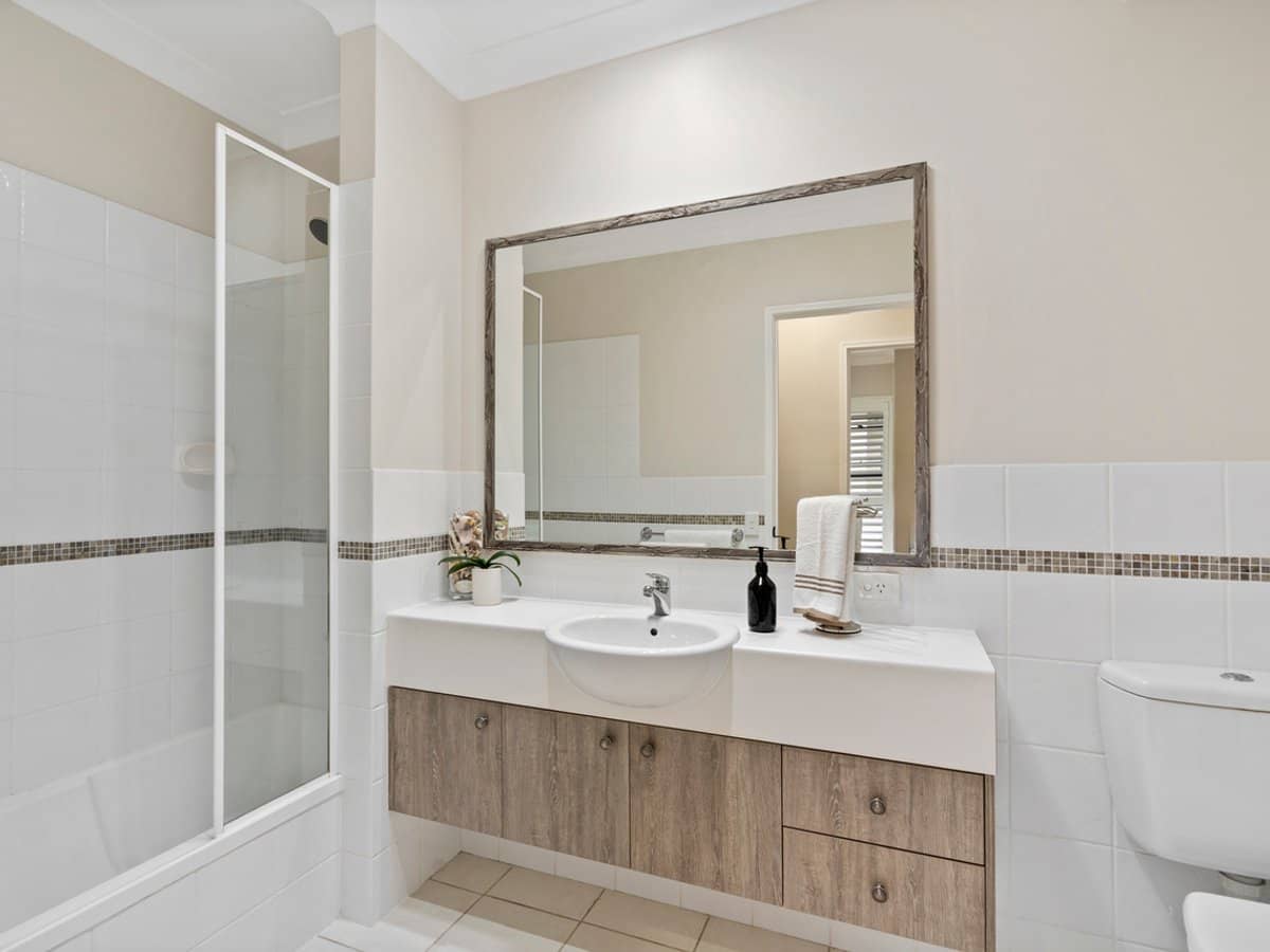 1-15 Geraldton Drive, ROBINA - Thumbnail 13