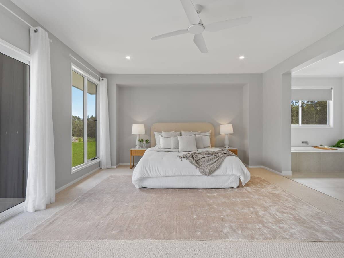 141 Cowell Drive, BURLEIGH HEADS - Thumbnail 2