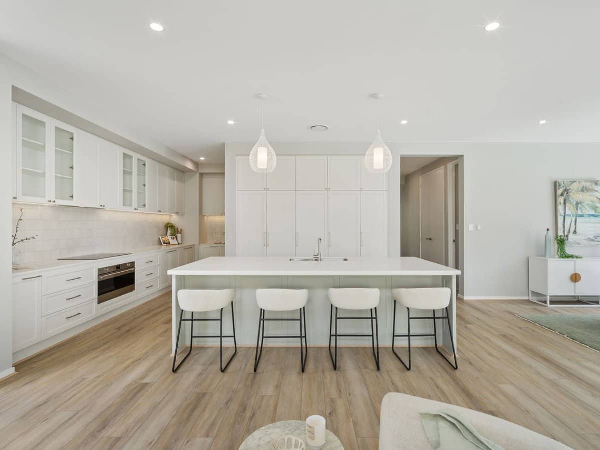 141 Cowell Drive, BURLEIGH HEADS - Thumbnail 3