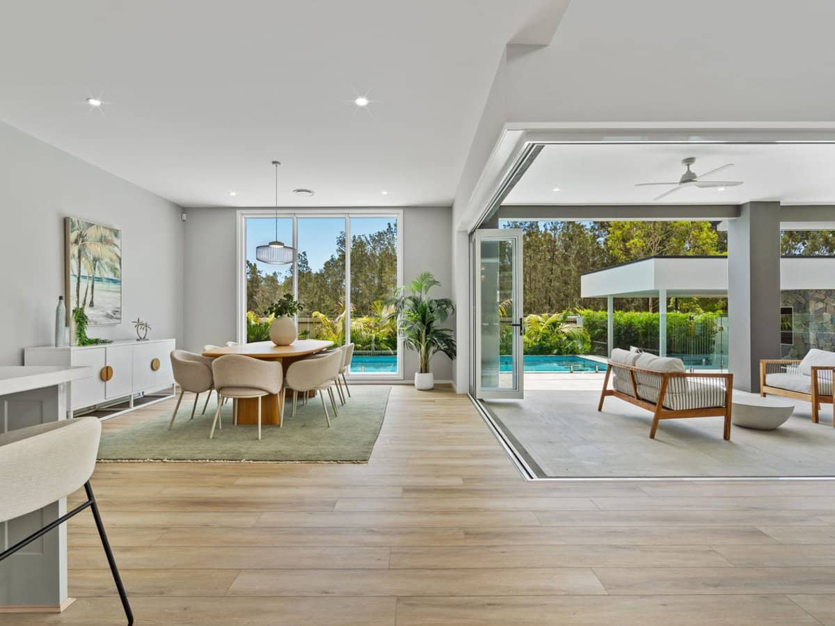 141 Cowell Drive, BURLEIGH HEADS - Thumbnail 32