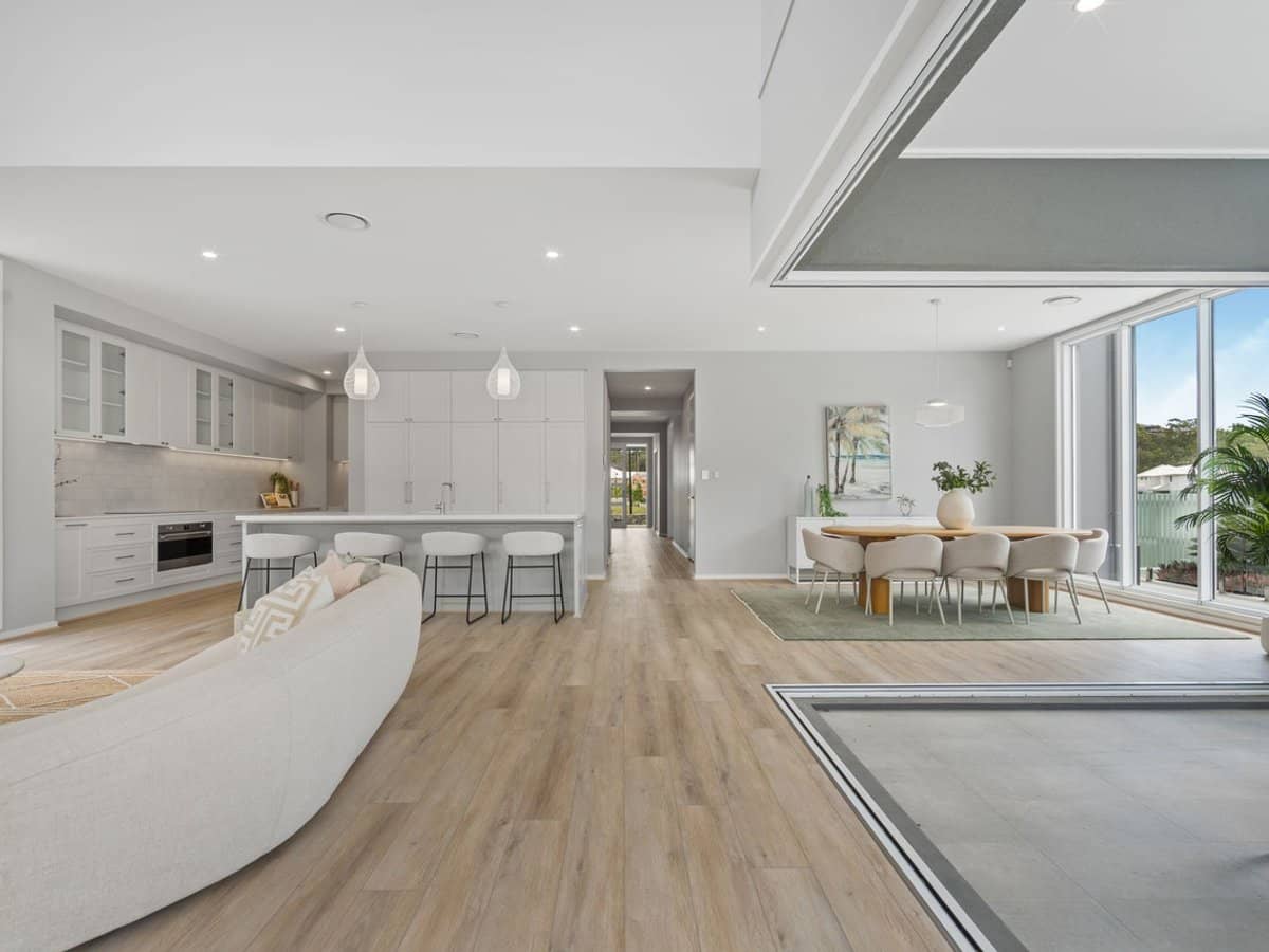 141 Cowell Drive, BURLEIGH HEADS - Thumbnail 35