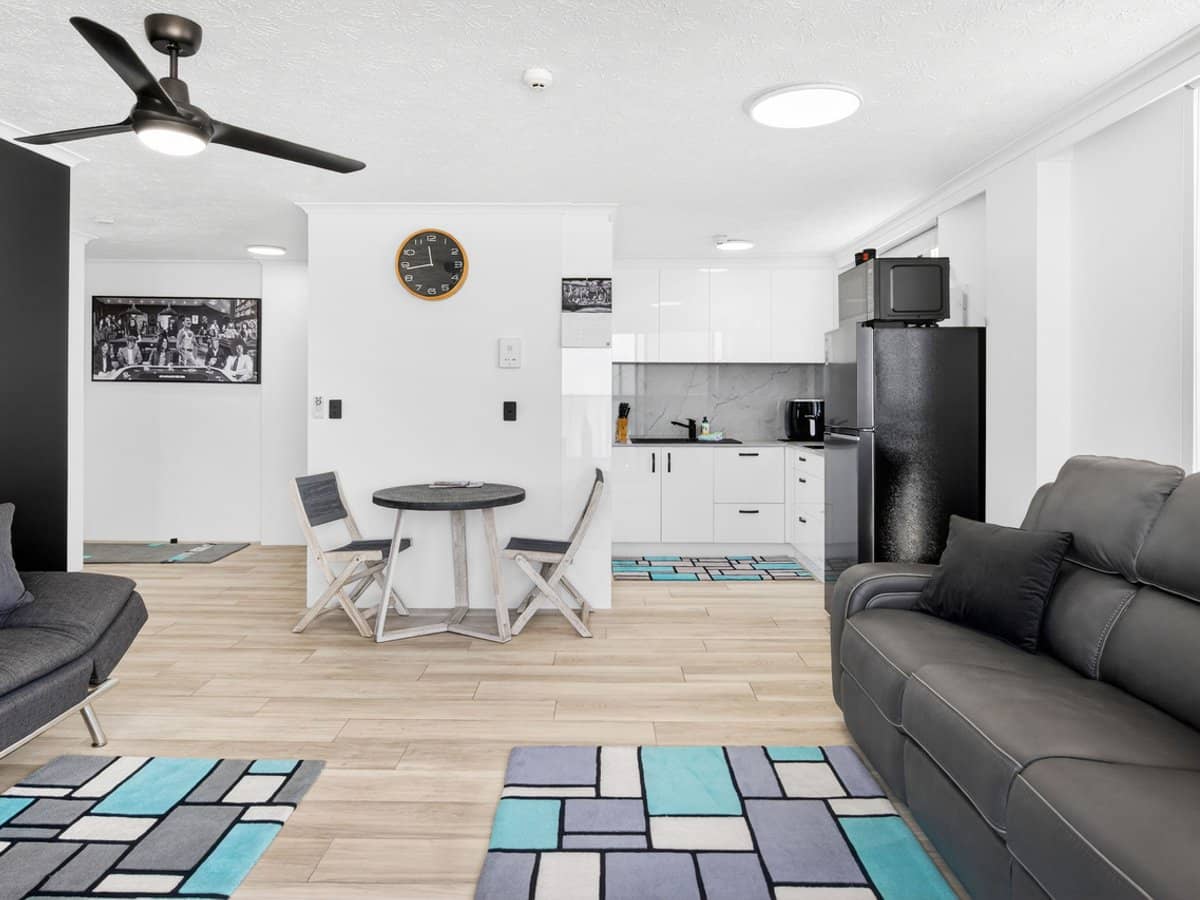 60 The Esplanade, Surfers Paradise - Thumbnail 18