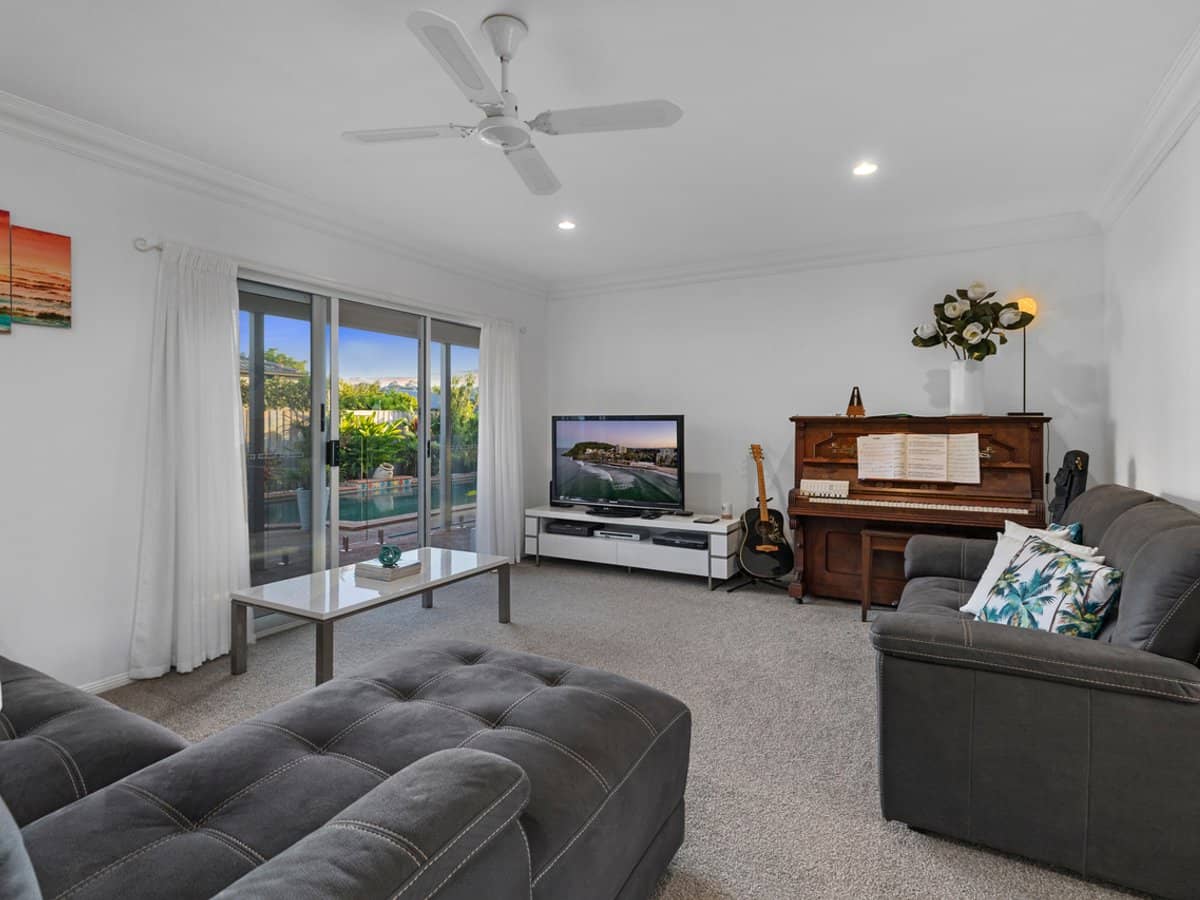 52 Tropicana Circuit, Burleigh Waters - Thumbnail 8
