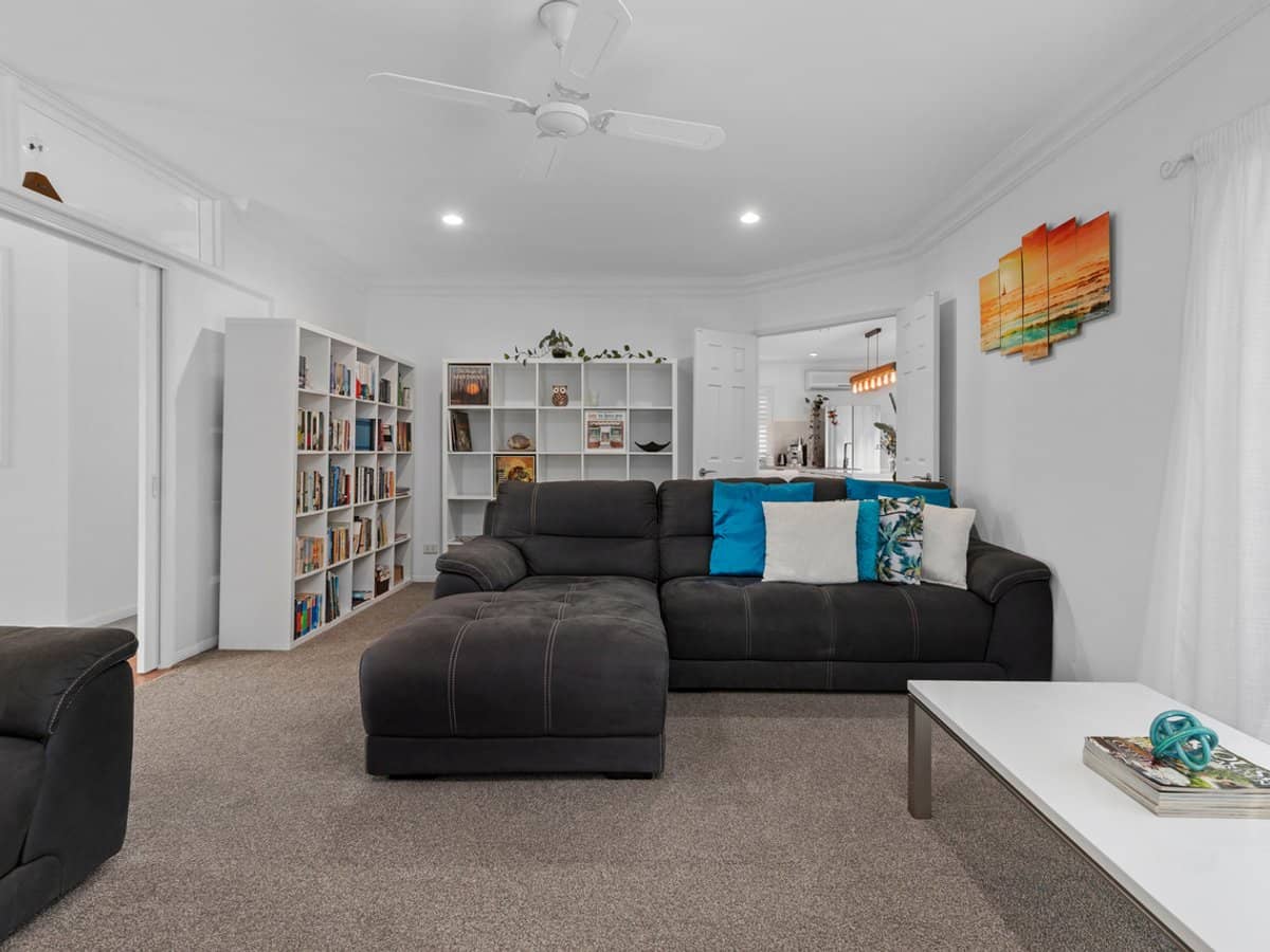 52 Tropicana Circuit, Burleigh Waters - Thumbnail 9