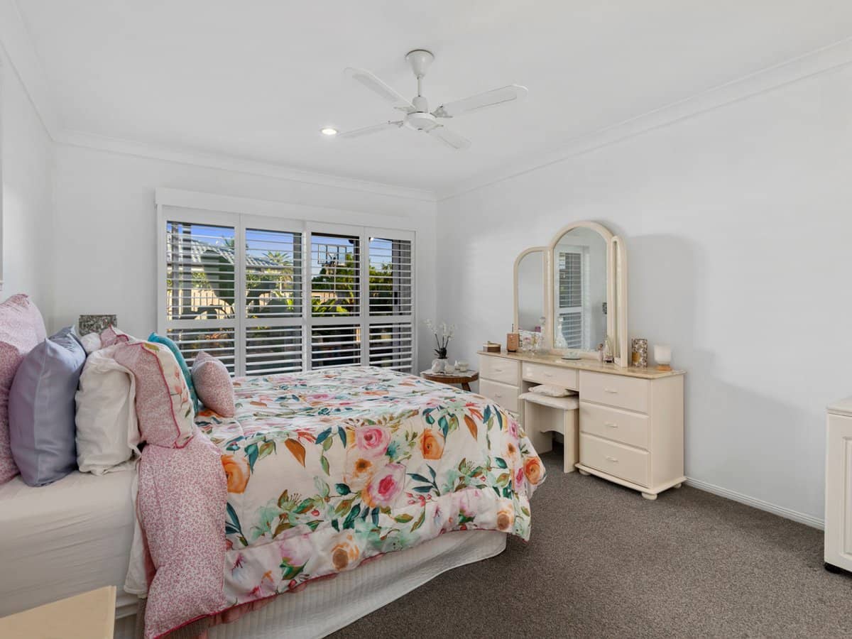 52 Tropicana Circuit, Burleigh Waters - Thumbnail 15