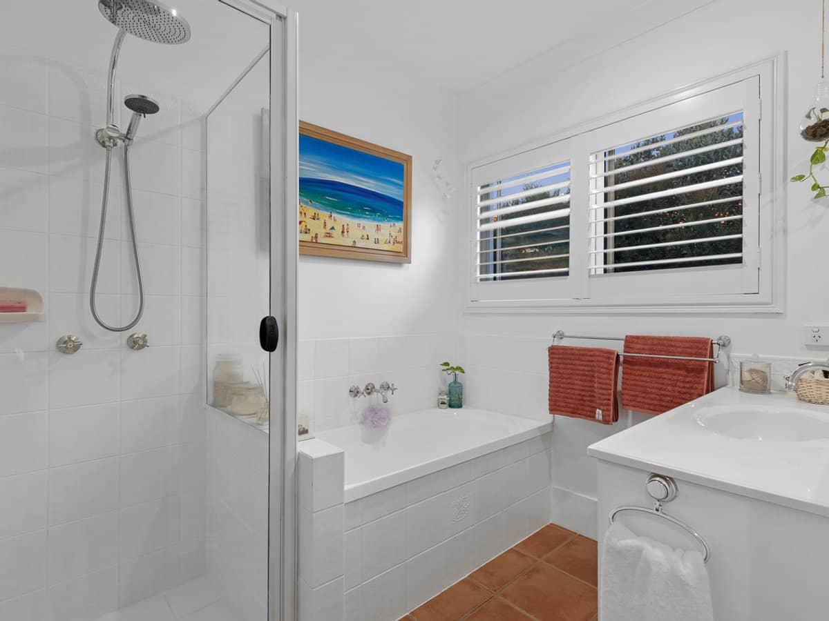 52 Tropicana Circuit, Burleigh Waters - Thumbnail 20