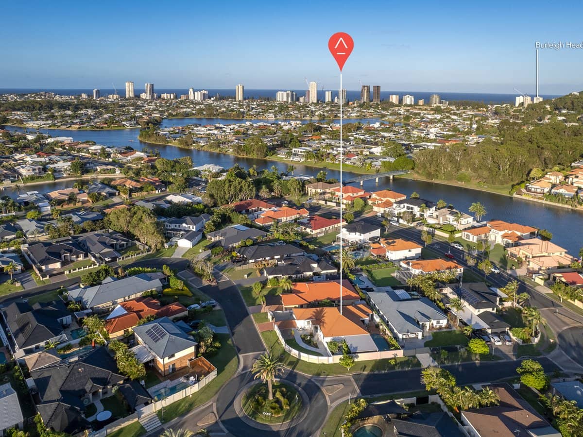 52 Tropicana Circuit, Burleigh Waters - Thumbnail 2