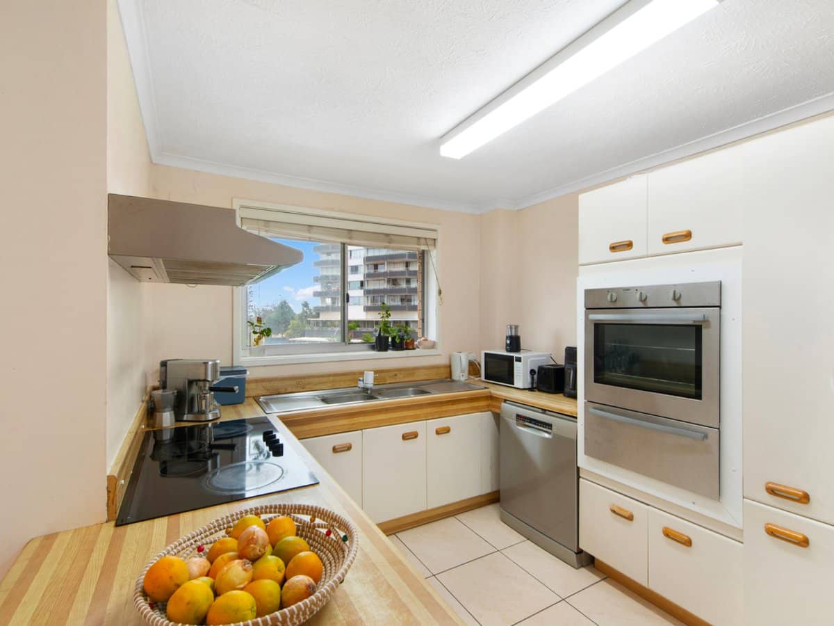 192 Ferny Avenue, Surfers Paradise - Thumbnail 8