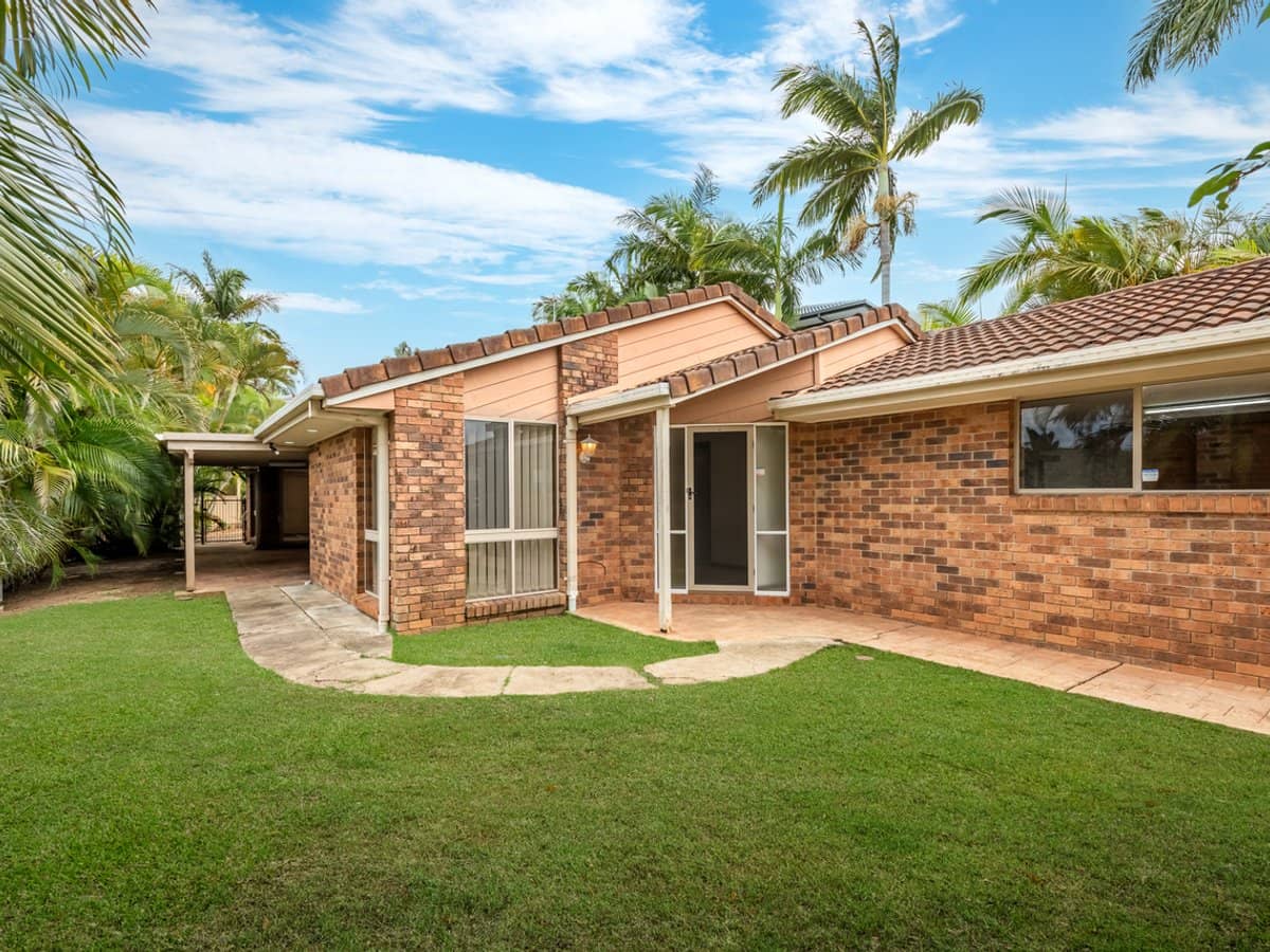 6 Huntingdale Crescent, ROBINA - Thumbnail 2