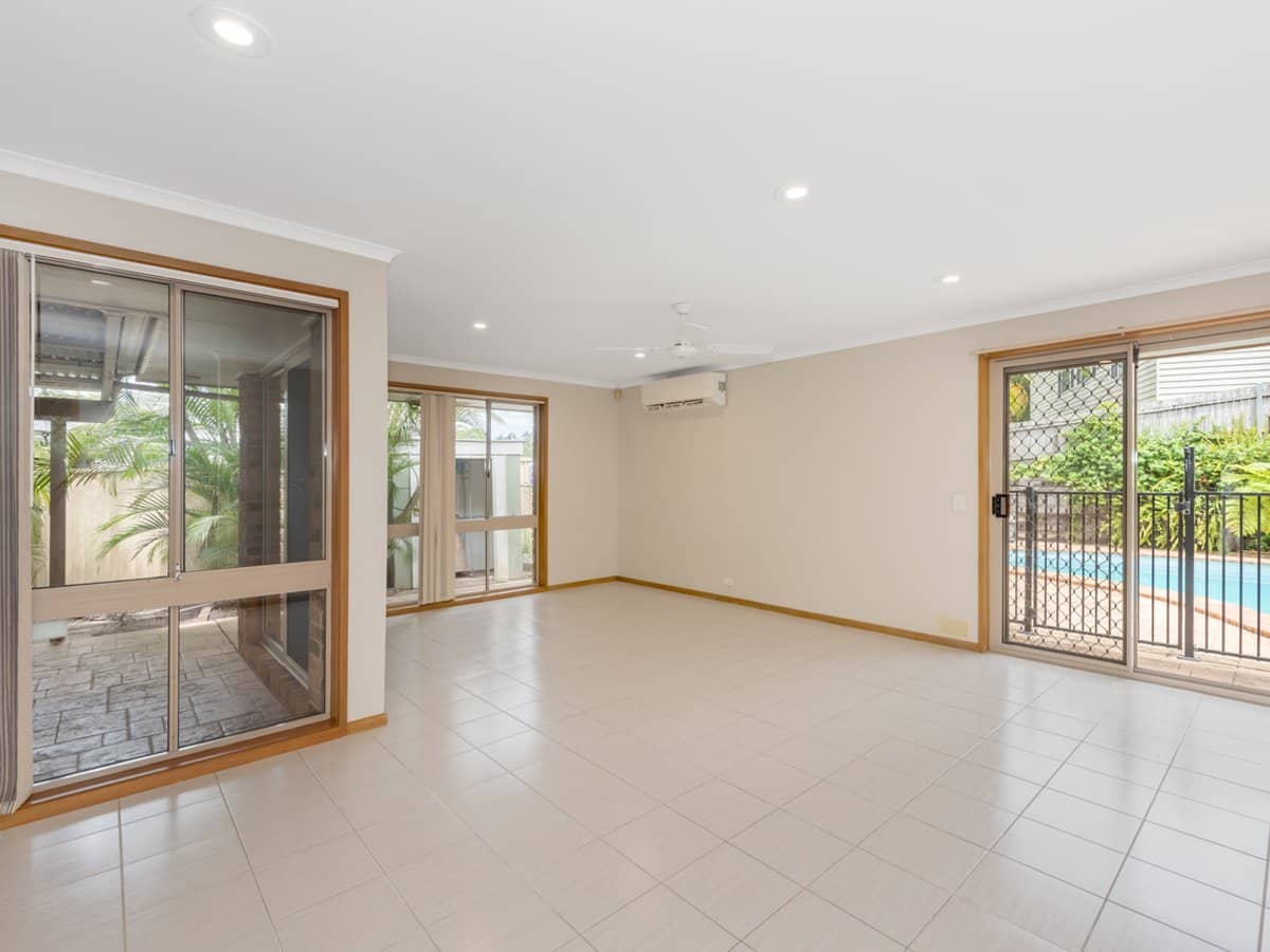 6 Huntingdale Crescent, ROBINA - Thumbnail 5