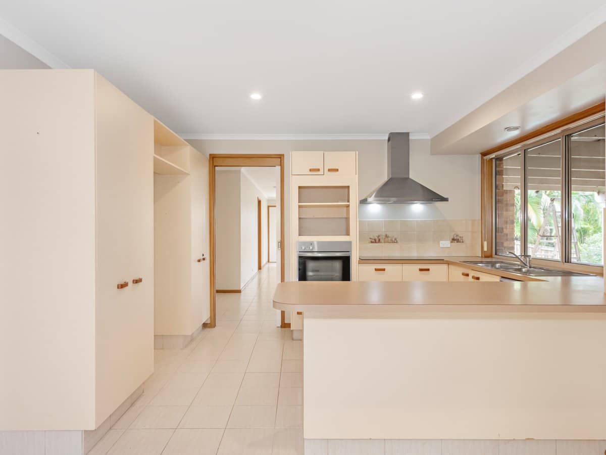 6 Huntingdale Crescent, ROBINA - Thumbnail 6