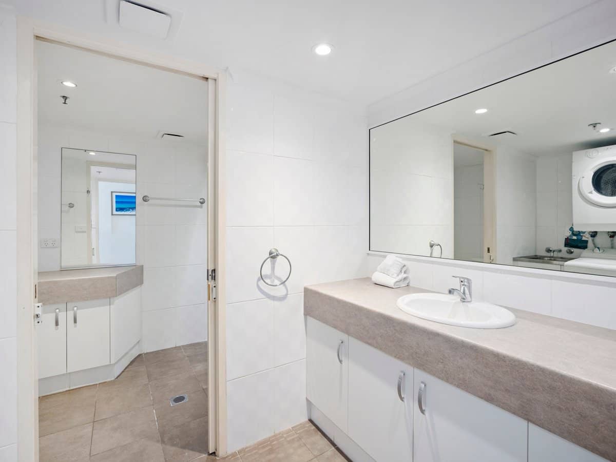 70-80 Marine Parade, COOLANGATTA - Thumbnail 11