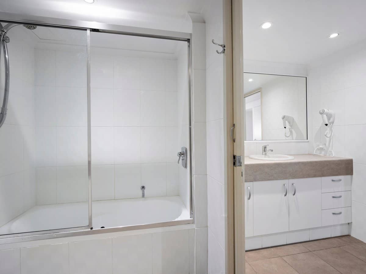 70-80 Marine Parade, COOLANGATTA - Thumbnail 13