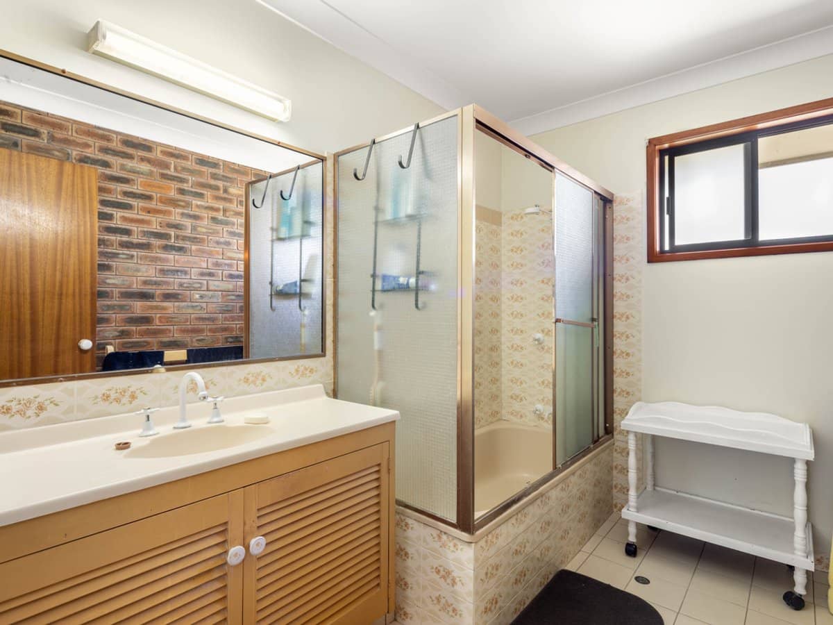 302 Bayview Street, Hollywell - Thumbnail 15