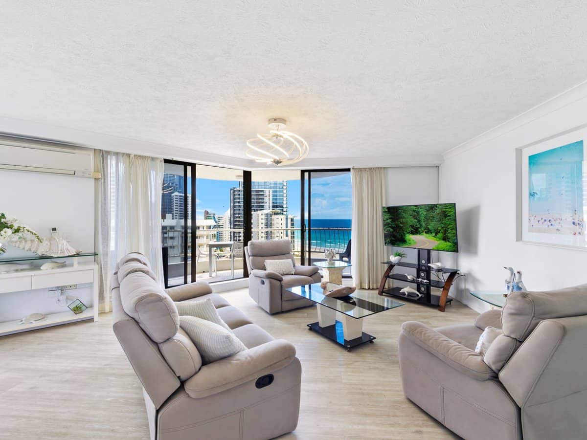 4 Thornton Street, SURFERS PARADISE - Thumbnail 3