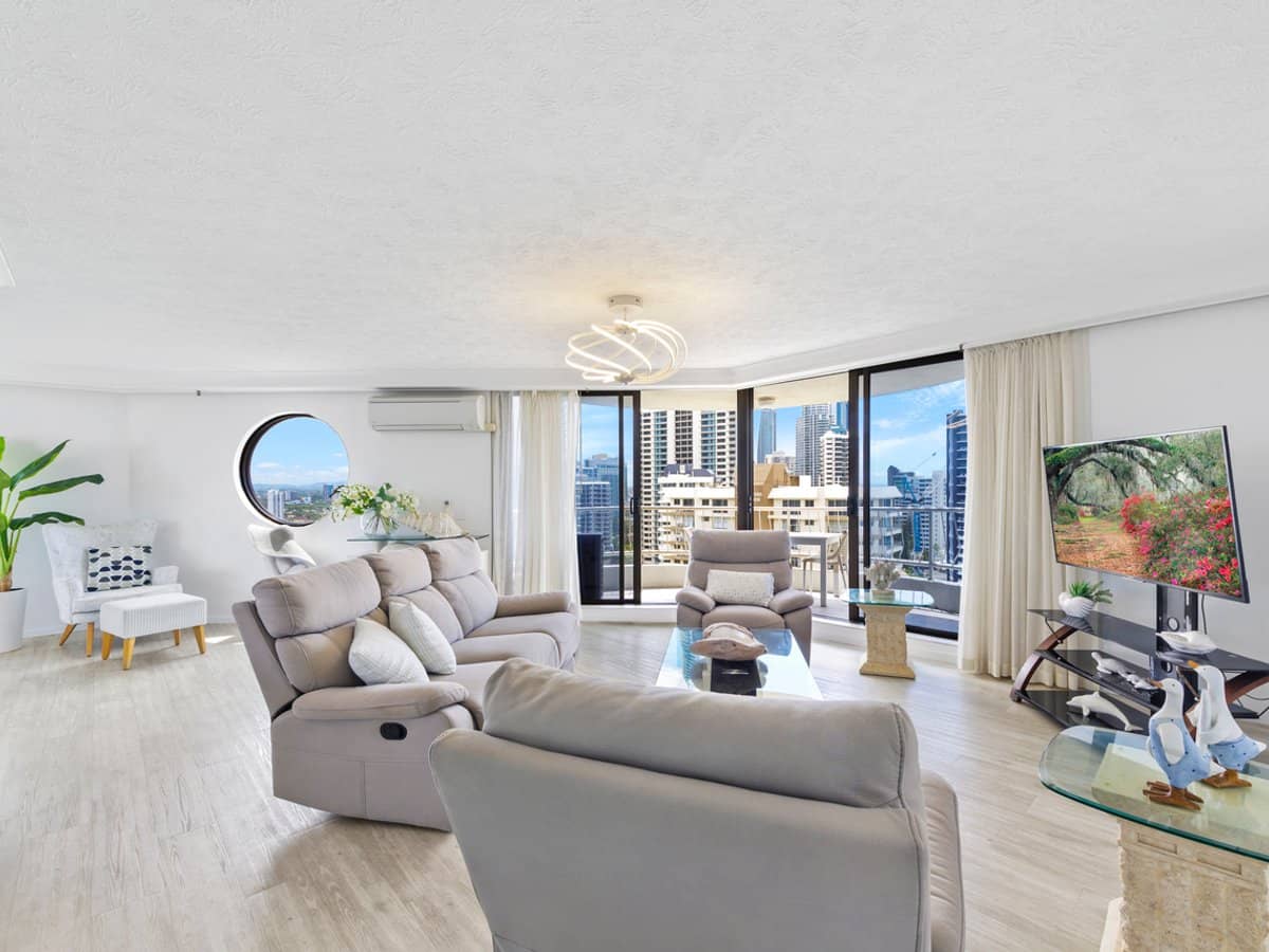 4 Thornton Street, SURFERS PARADISE - Thumbnail 4