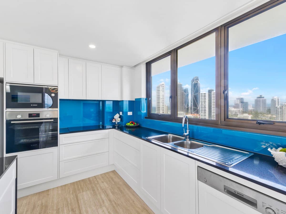 4 Thornton Street, SURFERS PARADISE - Thumbnail 11