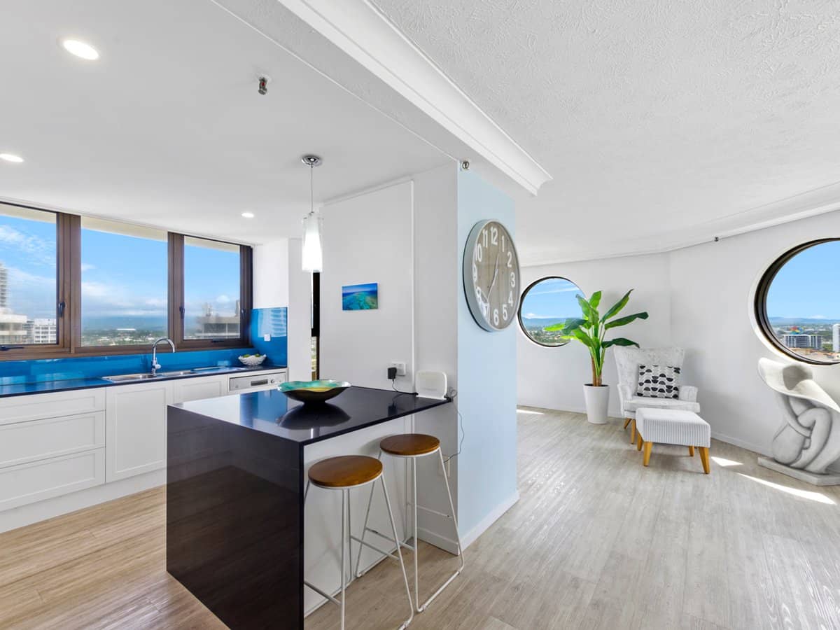 4 Thornton Street, SURFERS PARADISE - Thumbnail 12