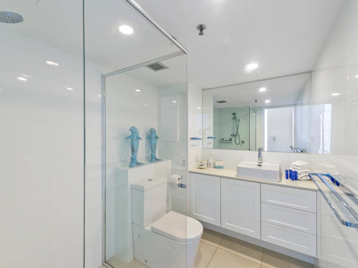 4 Thornton Street, SURFERS PARADISE - Thumbnail 16