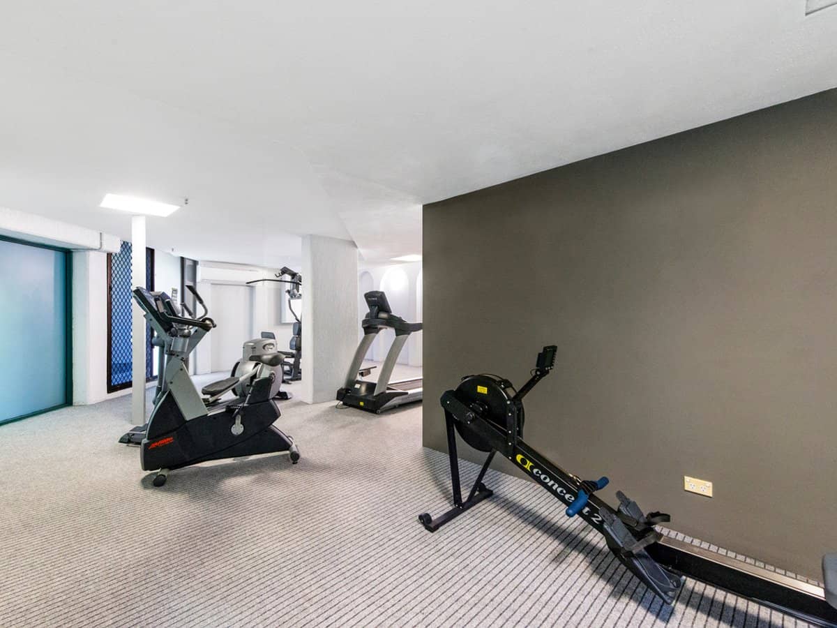 4 Thornton Street, SURFERS PARADISE - Thumbnail 23