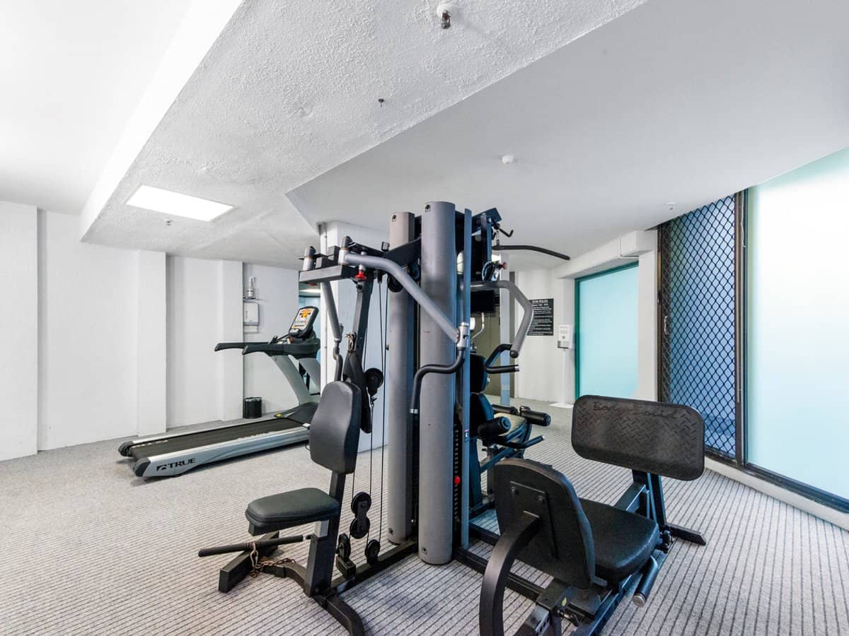 4 Thornton Street, SURFERS PARADISE - Thumbnail 24