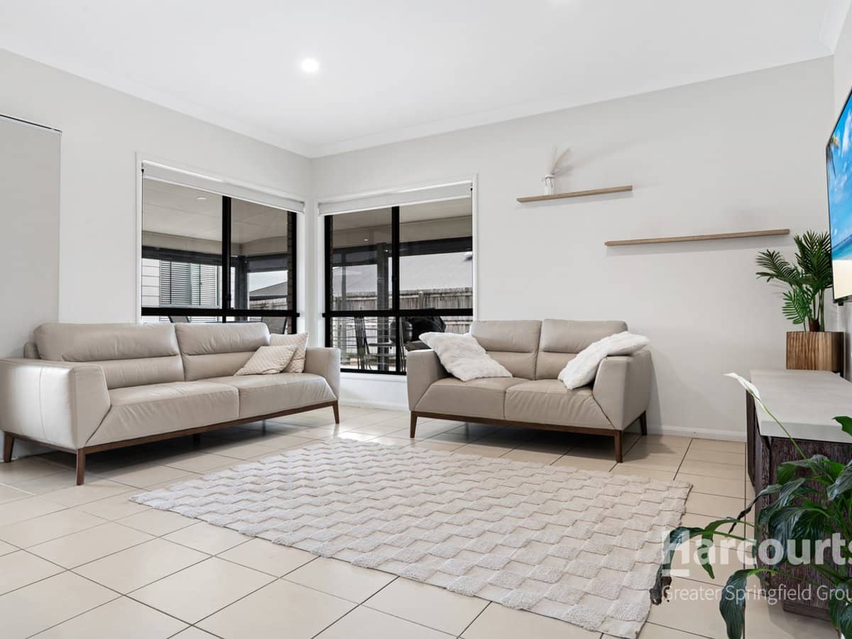 9 Robyn Court, LOGAN VILLAGE - Thumbnail 5