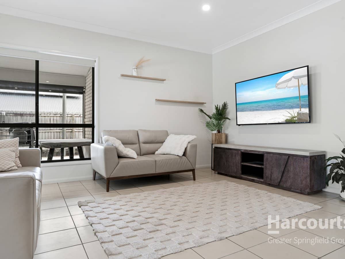 9 Robyn Court, LOGAN VILLAGE - Thumbnail 6