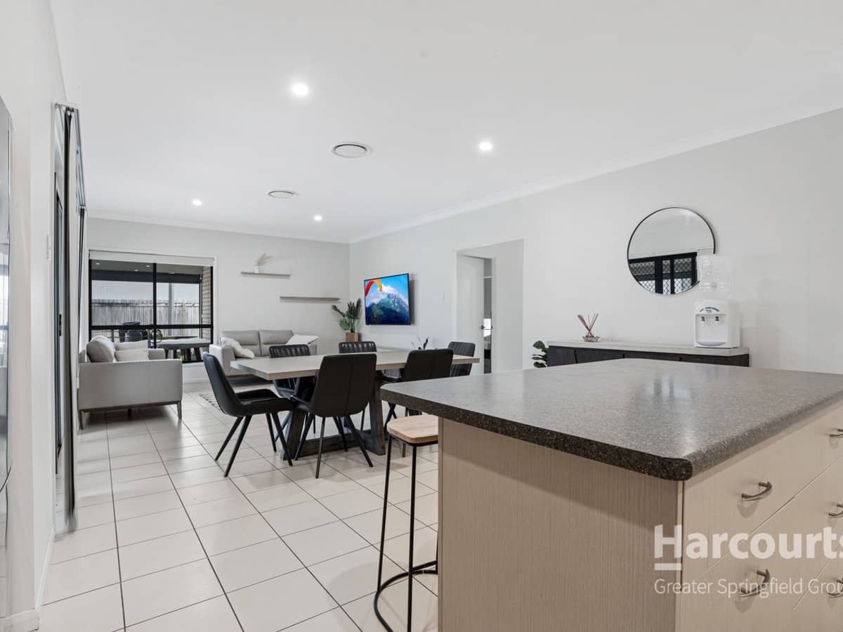 9 Robyn Court, LOGAN VILLAGE - Thumbnail 9